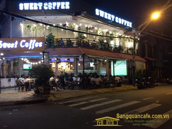 Sang quán cafe