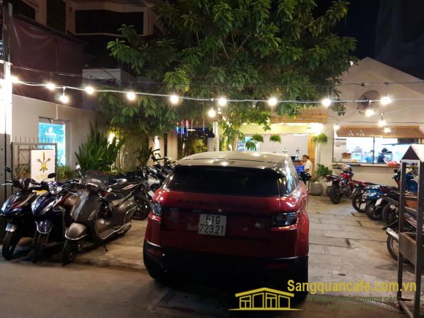 Cần sang nhà hàng mặt tiền đường Sao Mai, phường 7, quận Tân Bình. 