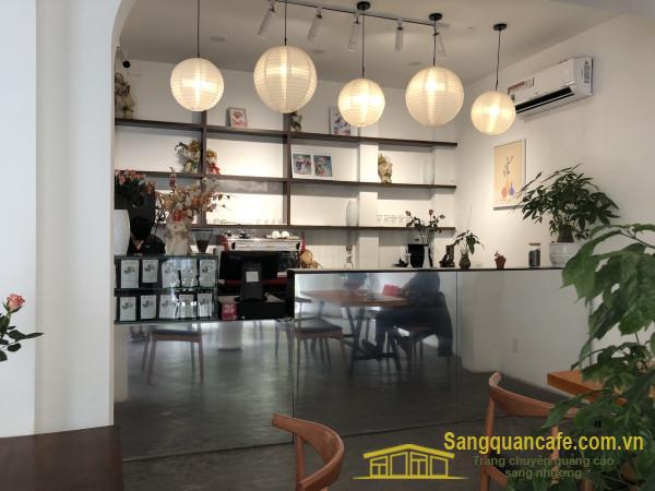 Sang quán cafe