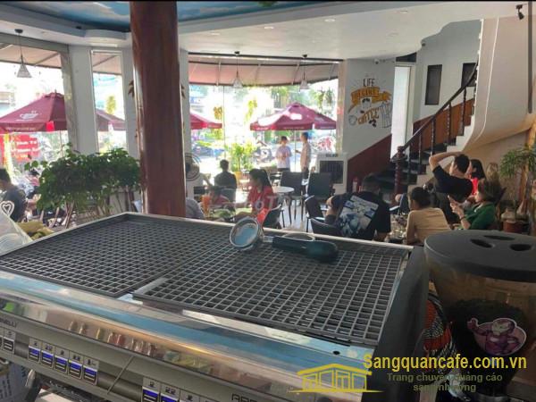 Sang quán cafe