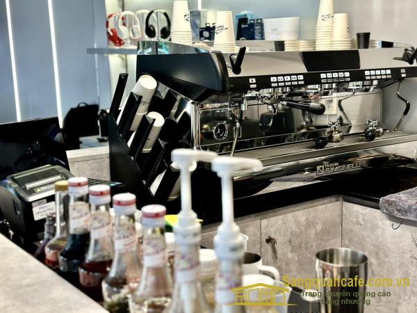 Sang quán cafe