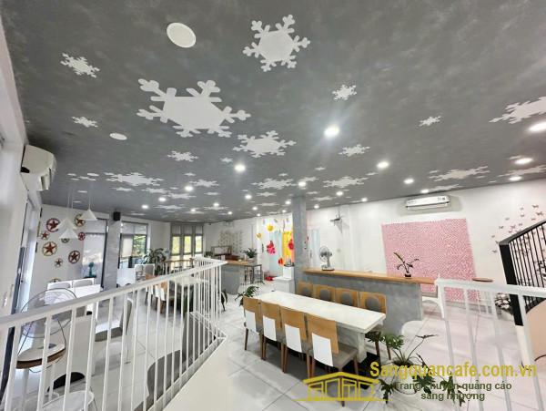 Sang quán cafe