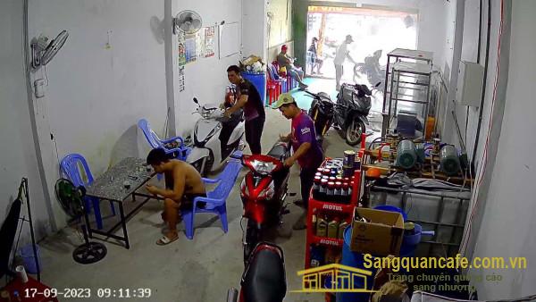 Sang tiệm rửa - sửa xe