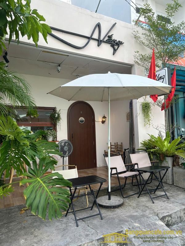 Sang quán cafe