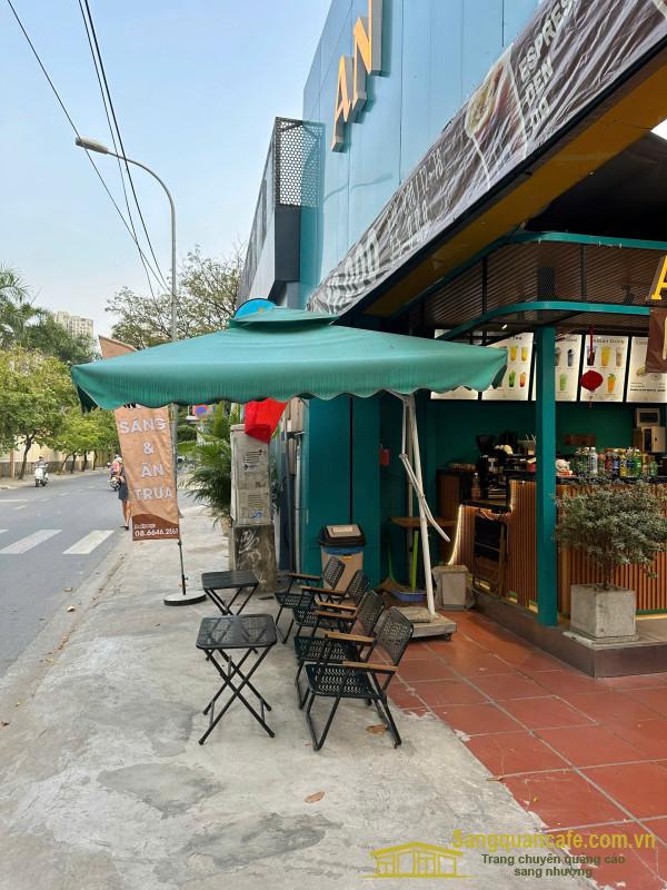 Sang quán cafe