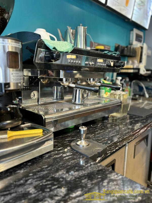 Sang quán cafe