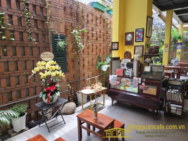 Sang quán cafe