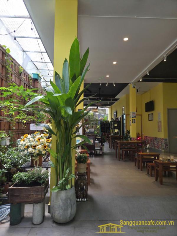 Sang quán cafe
