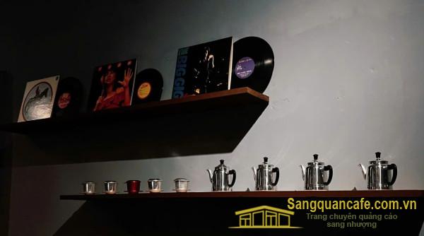 Sang quán cafe