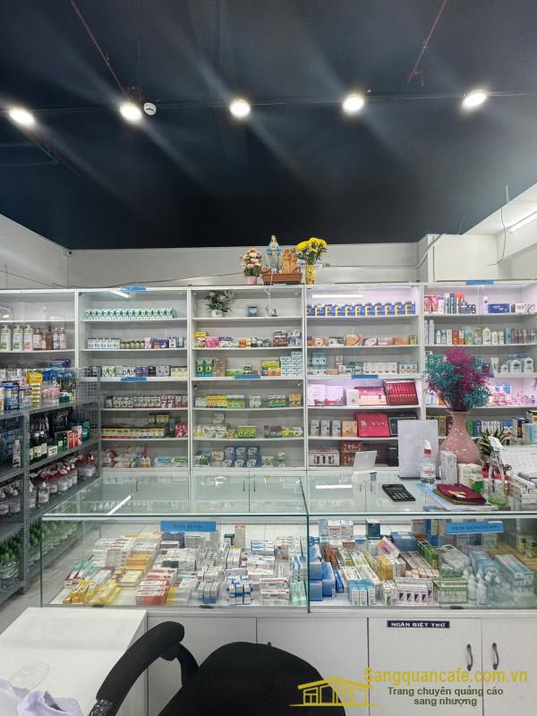 Sang nhà thuốc tây