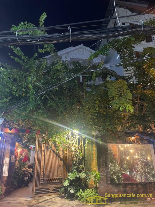 Sang Nhượng Quán Cà Phê Không Gian Trang Trí Giáng Sinh Ở Quận Phú Nhuận