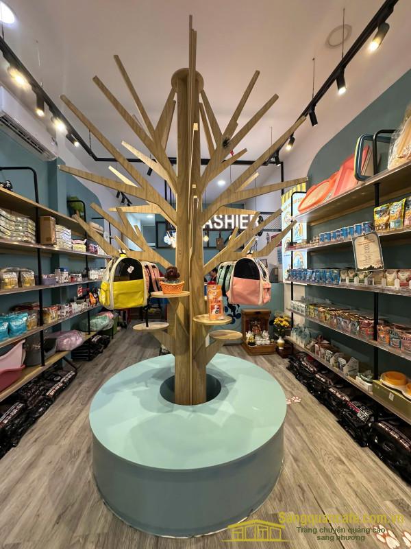 Sang cửa hàng thú nuôi