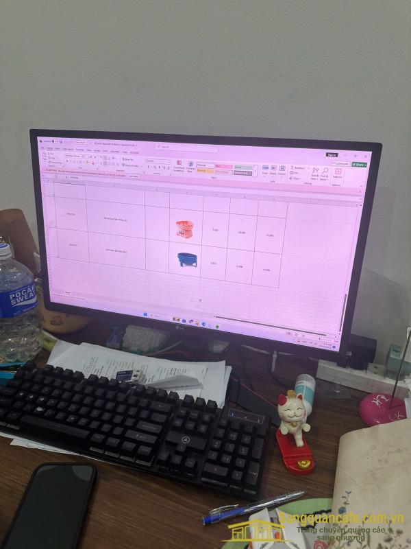 Sang cửa hàng thú nuôi
