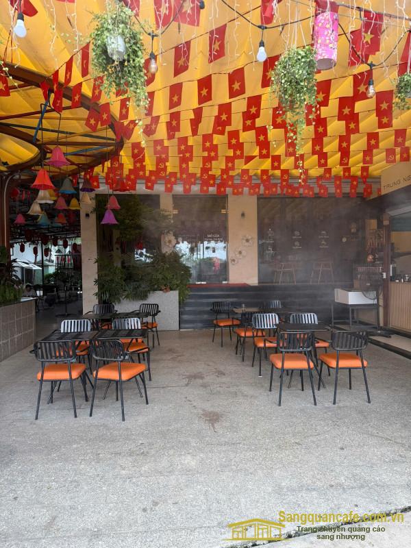Sang quán cafe