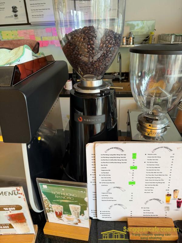 Sang quán cafe
