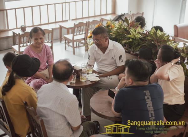 Sang quán cafe