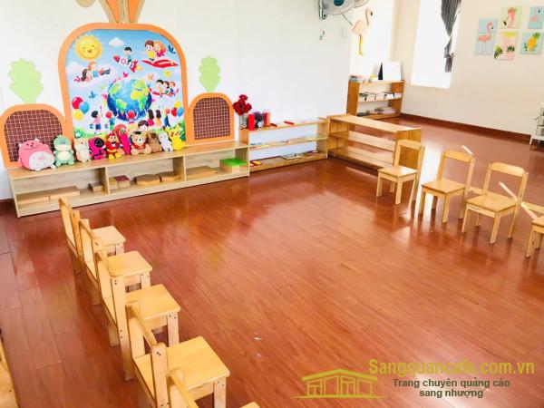 Sang trường mầm non