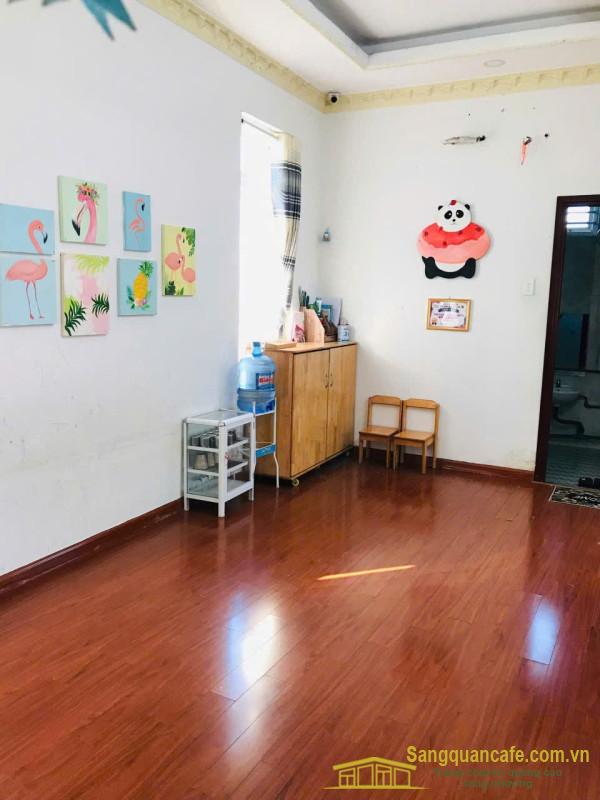 Sang trường mầm non