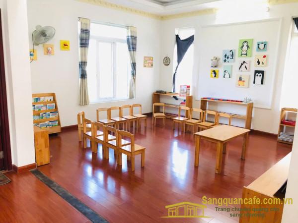 Sang trường mầm non