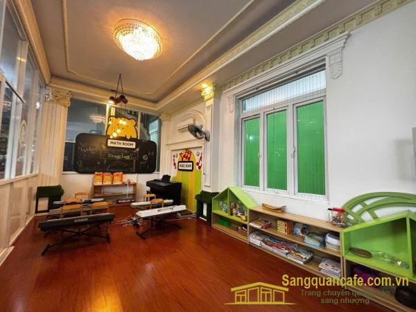 Sang trường mầm non